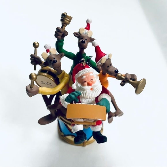 Hallmark Keepsake Kris and the Kringles Christmas Tree Ornament 2001 - Picture 2 of 10